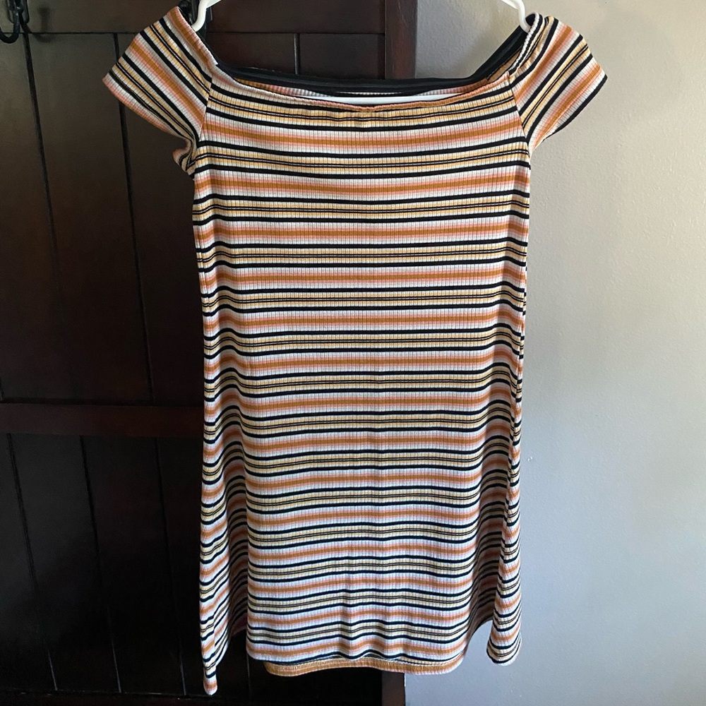 Off the shoulders sun dress